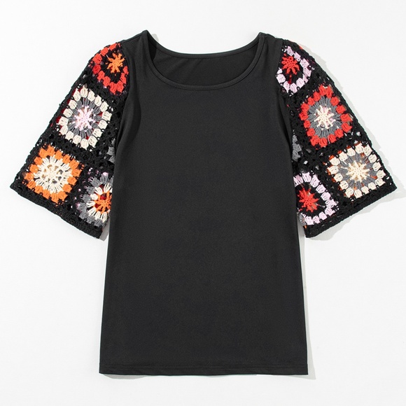 Black‎ Floral Crochet Short Sleeve Top - Picture 2 of 7